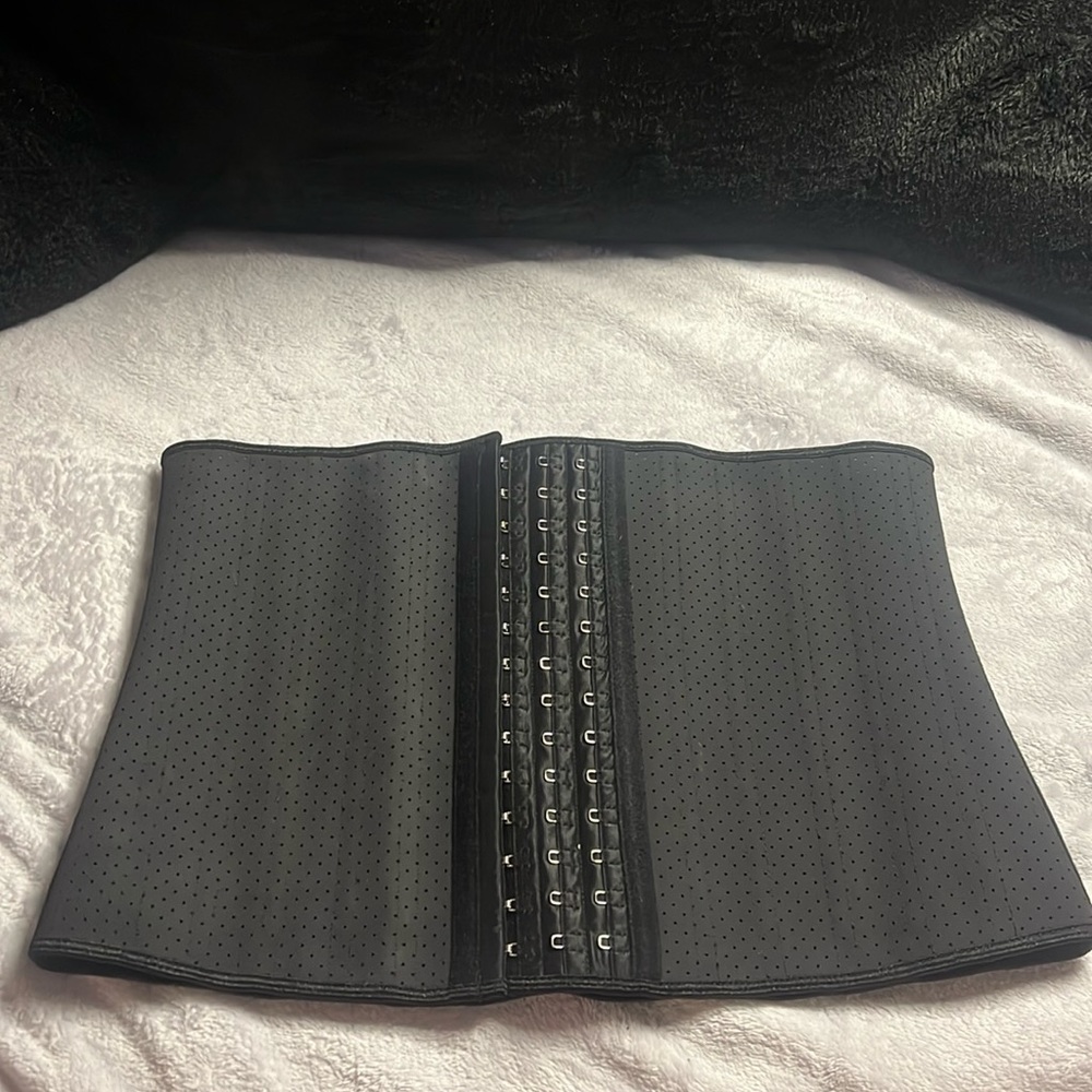 Waist trainer